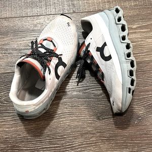 Cloudmonster 10.5 on cloud , lot of life left - great shoe new model